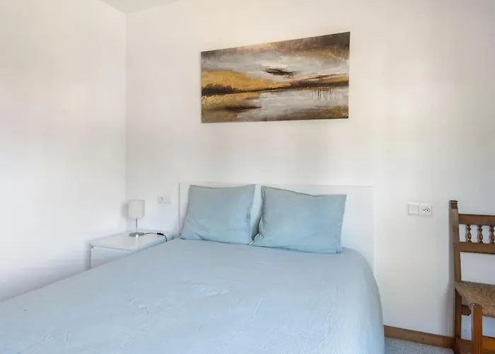 Seamount, A Beautiful House Overlooking *